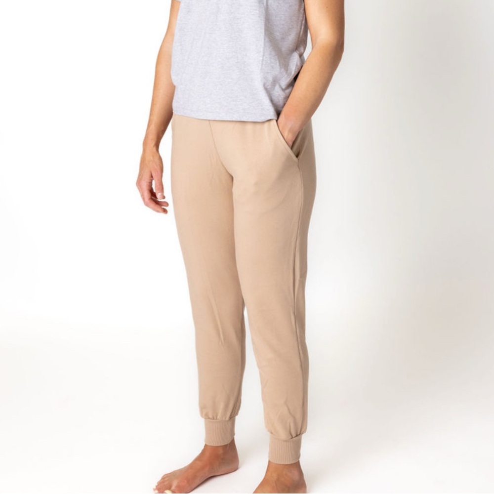 ROWE Unisex French Terry Jogger in Dune
